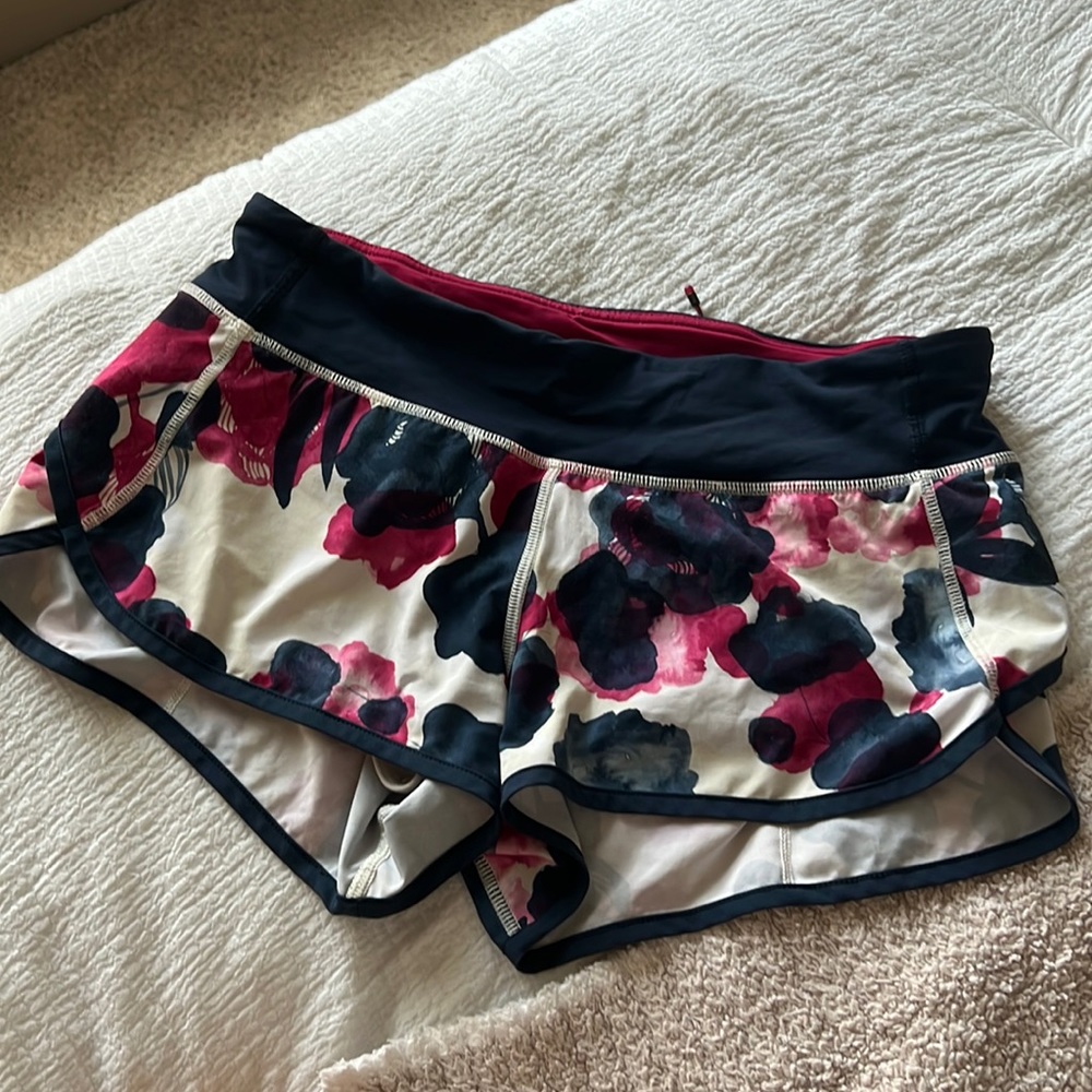 Lululemon speed up shorts - floral print